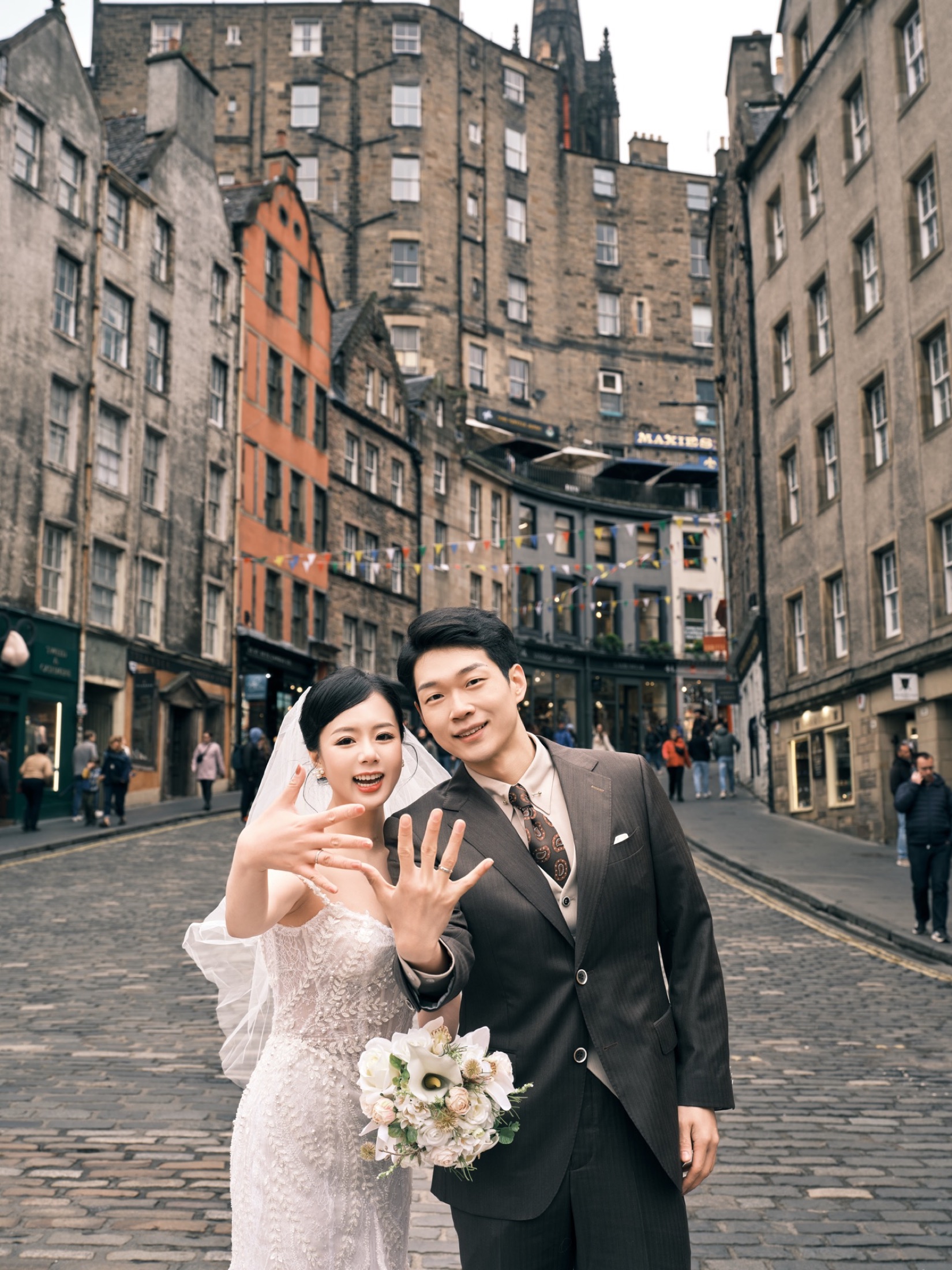 A joyful couple in Edinburgh Old Town