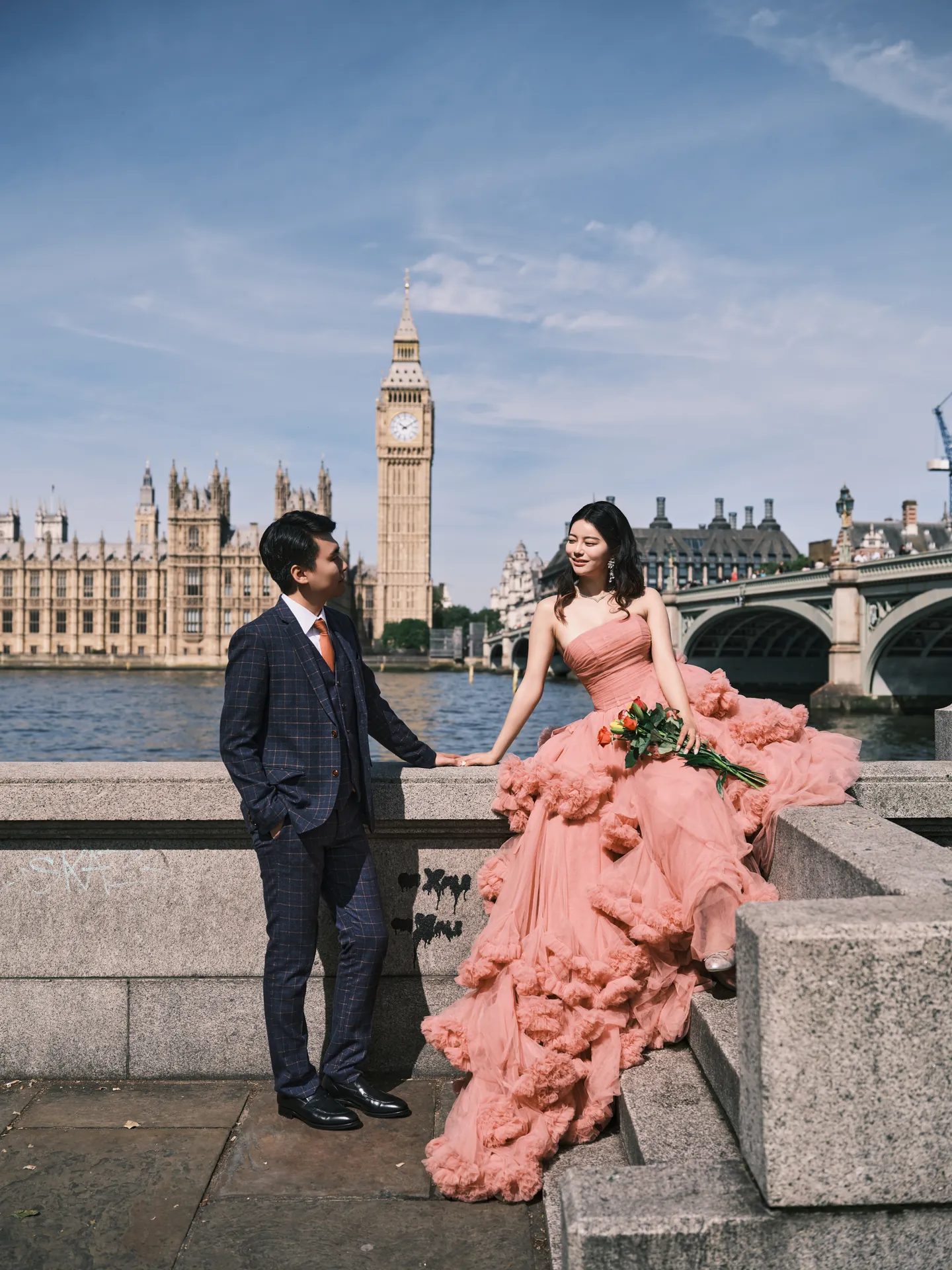 Two looks, one London story., frame 1