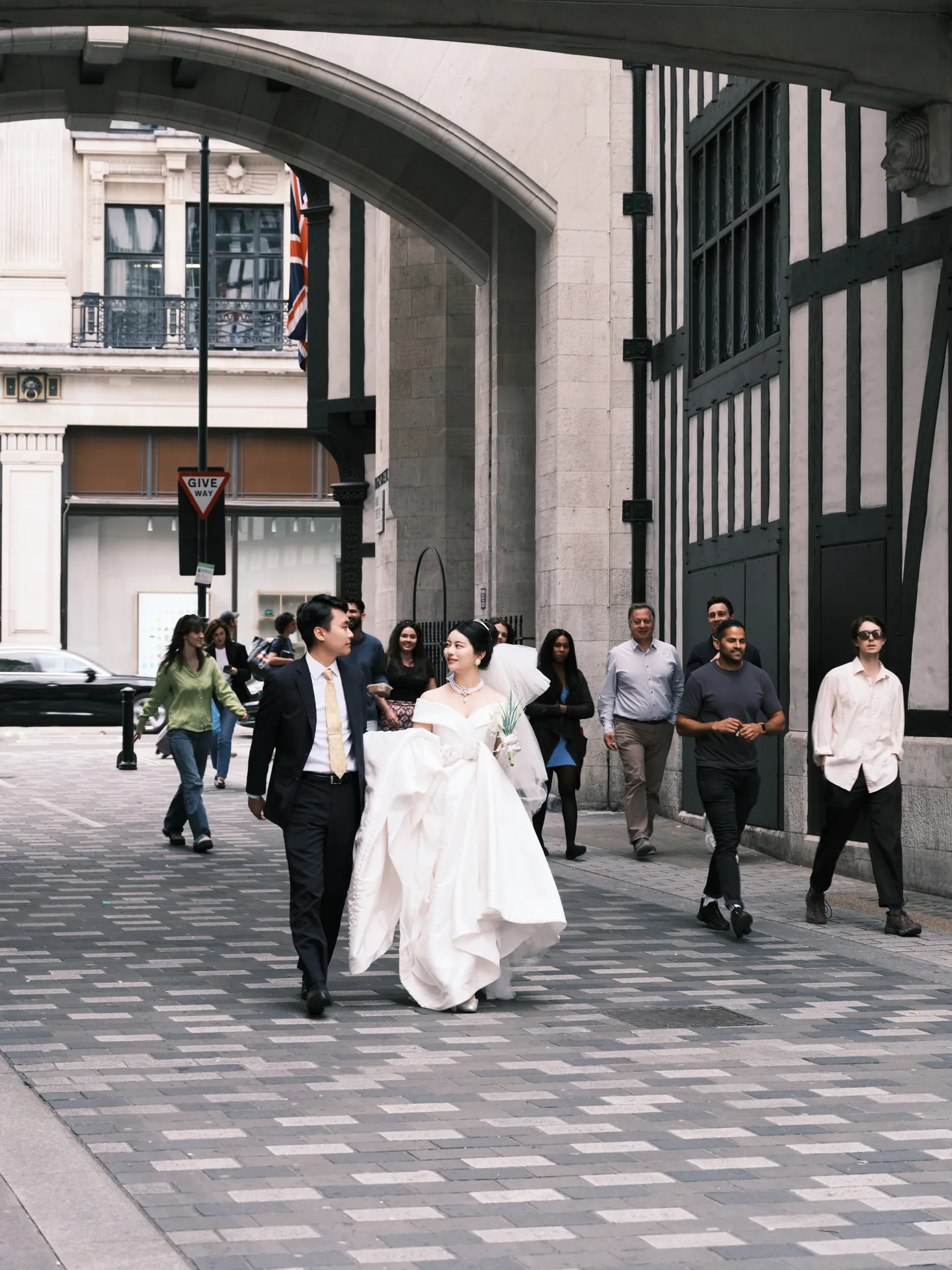 Two looks, one London story., frame 3