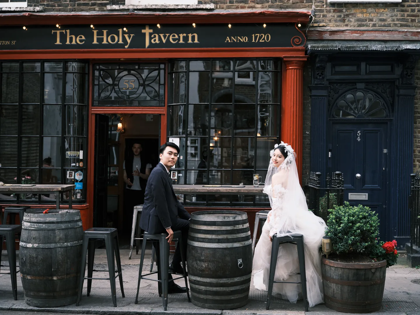 Two looks, one London story., frame 6